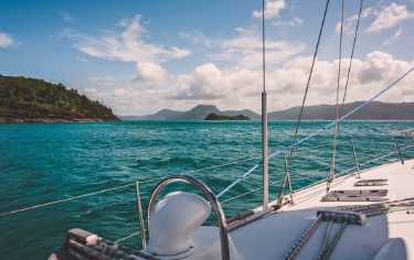 View from a yacht sailing in the Whitsunday Islands